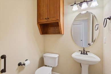 Welcome to 314 Canterbury, a beautifully maintained 4 bedroom, 2 on Twin Rivers Golf Club in Texas - for sale on GolfHomes.com, golf home, golf lot