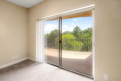 Beautiful condo in centrally located East Memphis! Updated with on Chickasaw Country Club in Tennessee - for sale on GolfHomes.com, golf home, golf lot
