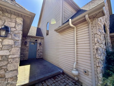 Elegant 4-Bedroom Home on Double Lot in Eagle Rock ResortWelcome on Eagle Rock Golf and Ski Resort in Pennsylvania - for sale on GolfHomes.com, golf home, golf lot