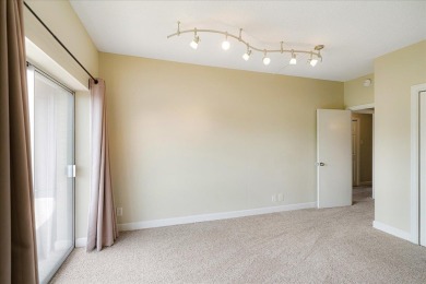 Beautiful condo in centrally located East Memphis! Updated with on Chickasaw Country Club in Tennessee - for sale on GolfHomes.com, golf home, golf lot