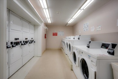 Beautiful condo in centrally located East Memphis! Updated with on Chickasaw Country Club in Tennessee - for sale on GolfHomes.com, golf home, golf lot