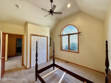 Elegant 4-Bedroom Home on Double Lot in Eagle Rock ResortWelcome on Eagle Rock Golf and Ski Resort in Pennsylvania - for sale on GolfHomes.com, golf home, golf lot