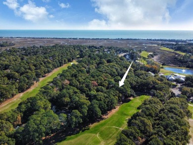 Well maintained and furnished, second floor end unit on Pawleys Plantation Golf and Country Club in South Carolina - for sale on GolfHomes.com, golf home, golf lot