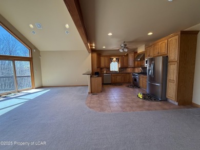 Elegant 4-Bedroom Home on Double Lot in Eagle Rock ResortWelcome on Eagle Rock Golf and Ski Resort in Pennsylvania - for sale on GolfHomes.com, golf home, golf lot