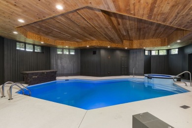 Elegant Living in a Private Golf Course Community    Nestled in on Ruffled Feathers Golf Club in Illinois - for sale on GolfHomes.com, golf home, golf lot
