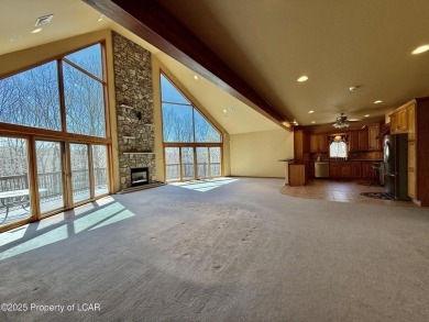Elegant 4-Bedroom Home on Double Lot in Eagle Rock ResortWelcome on Eagle Rock Golf and Ski Resort in Pennsylvania - for sale on GolfHomes.com, golf home, golf lot
