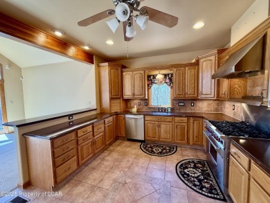 Elegant 4-Bedroom Home on Double Lot in Eagle Rock ResortWelcome on Eagle Rock Golf and Ski Resort in Pennsylvania - for sale on GolfHomes.com, golf home, golf lot