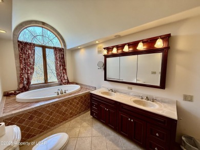 Elegant 4-Bedroom Home on Double Lot in Eagle Rock ResortWelcome on Eagle Rock Golf and Ski Resort in Pennsylvania - for sale on GolfHomes.com, golf home, golf lot