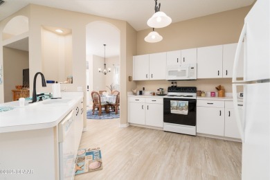Welcome to a beautifully maintained 3-bedroom, 2-bathroom on The Golf Club At Cypress Head in Florida - for sale on GolfHomes.com, golf home, golf lot
