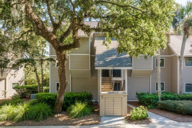 Renovated and ready-to-roll!! This 2 bed/2 bath villa is the on The Seabrook Island Club in South Carolina - for sale on GolfHomes.com, golf home, golf lot