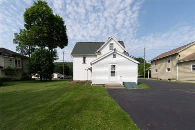 This charming property is situated on an unusually large lot on Brae Burn Golf Course in New York - for sale on GolfHomes.com, golf home, golf lot
