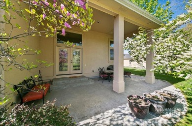 Stunning single level on the 11th hole at Banbury Golf Course! on BanBury Golf Club in Idaho - for sale on GolfHomes.com, golf home, golf lot
