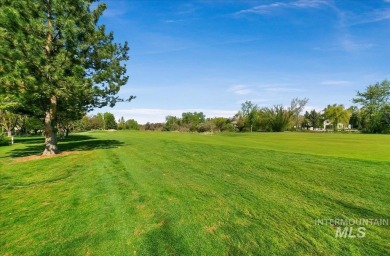 Stunning single level on the 11th hole at Banbury Golf Course! on BanBury Golf Club in Idaho - for sale on GolfHomes.com, golf home, golf lot