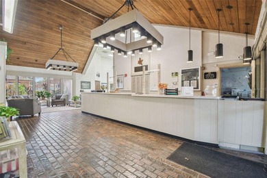 Welcome to this beautifully maintained 3-bedroom, 2-bath on Beacon Woods Golf Club in Florida - for sale on GolfHomes.com, golf home, golf lot