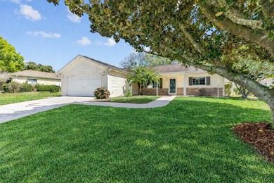 Welcome to this inviting Chestnut model home with an open 2/2/2 on Eagle Ridge At Spruce Creek Country Club in Florida - for sale on GolfHomes.com, golf home, golf lot