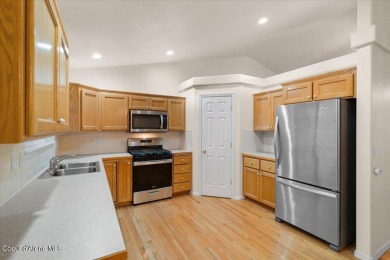 SINGLE LEVEL HOME WITH 3-CAR ATTACHED GARGE AND 20X30 HEATED on Hayden Lake Country Club in Idaho - for sale on GolfHomes.com, golf home, golf lot