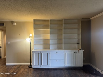 GROUND LEVEL CONDO! Welcome to this 2 bedroom, 2 bathroom condo on Cherokee Country Club in Tennessee - for sale on GolfHomes.com, golf home, golf lot