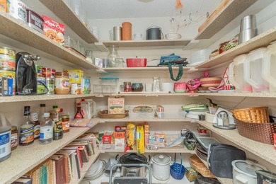 Well maintained and updated Houndslake Villa. Charming 2 BR, 2 on Houndslake Country Club in South Carolina - for sale on GolfHomes.com, golf home, golf lot