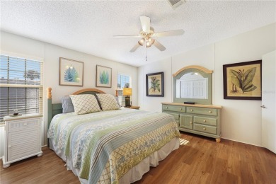 3 BEDROOM SPLIT FLOOR PLAN, loads of sunlight, super clean!!! on Maple Leaf Golf and Country Club in Florida - for sale on GolfHomes.com, golf home, golf lot