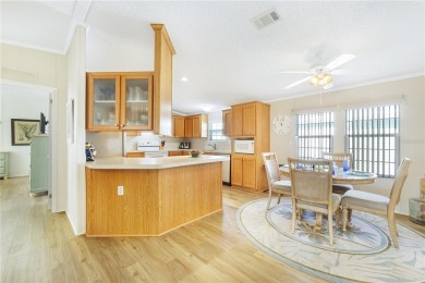 3 BEDROOM SPLIT FLOOR PLAN, loads of sunlight, super clean!!! on Maple Leaf Golf and Country Club in Florida - for sale on GolfHomes.com, golf home, golf lot
