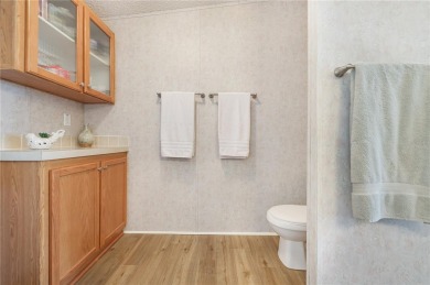 3 BEDROOM SPLIT FLOOR PLAN, loads of sunlight, super clean!!! on Maple Leaf Golf and Country Club in Florida - for sale on GolfHomes.com, golf home, golf lot
