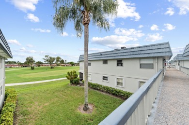 Charming 1-bedroom condo in the vibrant 55+ Kings Point on Kings Point Golf - Executive in Florida - for sale on GolfHomes.com, golf home, golf lot