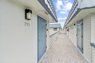 Charming 1-bedroom condo in the vibrant 55+ Kings Point on Kings Point Golf - Executive in Florida - for sale on GolfHomes.com, golf home, golf lot