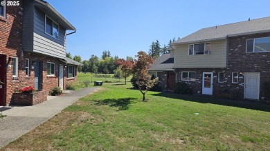 Wonderful property with air conditioning and a swimming pool on Gresham Golf Course in Oregon - for sale on GolfHomes.com, golf home, golf lot