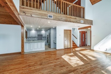 This custom built home is a one of a kind.   You will enjoy on DeSoto Golf Course in Arkansas - for sale on GolfHomes.com, golf home, golf lot