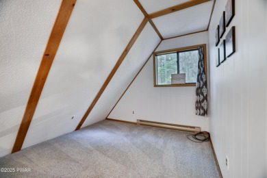 Charming Chalet with OVERSIZED SCREENED-IN PORCH in Amenity-Rich on The Hideout Golf in Pennsylvania - for sale on GolfHomes.com, golf home, golf lot