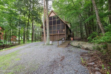 Charming Chalet with OVERSIZED SCREENED-IN PORCH in Amenity-Rich on The Hideout Golf in Pennsylvania - for sale on GolfHomes.com, golf home, golf lot