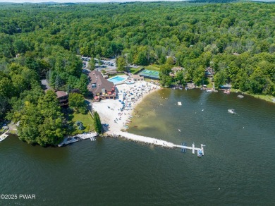 Charming Chalet with OVERSIZED SCREENED-IN PORCH in Amenity-Rich on The Hideout Golf in Pennsylvania - for sale on GolfHomes.com, golf home, golf lot