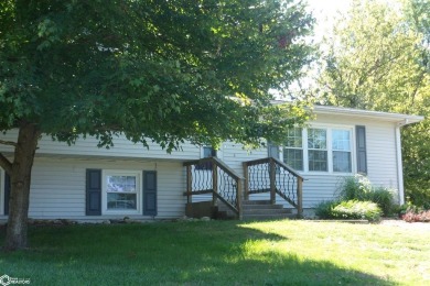 Located close to Deer Run Golf course, city pool and school this on Deer Run Golf Course in Illinois - for sale on GolfHomes.com, golf home, golf lot