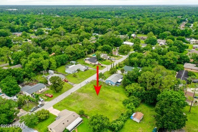 ORMOND BEACH LARGE OVERSIZED DOUBLE LOT GIVES YOU LOT OF SPACE on Riviera Country Club in Florida - for sale on GolfHomes.com, golf home, golf lot