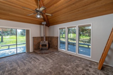 Welcome this beautiful single-story home nestled on the 7th on Sunriver Woodlands Golf Course in Oregon - for sale on GolfHomes.com, golf home, golf lot