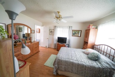 Charming, Cozy & Comfortable Home For Sale in Spruce Creek South on The Links of Spruce Creek in Florida - for sale on GolfHomes.com, golf home, golf lot