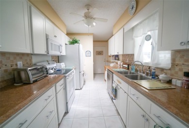 Charming, Cozy & Comfortable Home For Sale in Spruce Creek South on The Links of Spruce Creek in Florida - for sale on GolfHomes.com, golf home, golf lot