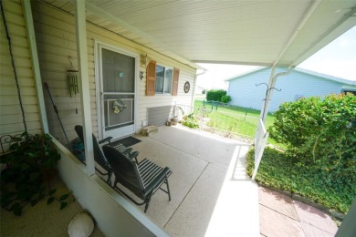 Charming, Cozy & Comfortable Home For Sale in Spruce Creek South on The Links of Spruce Creek in Florida - for sale on GolfHomes.com, golf home, golf lot