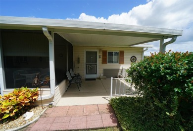 Charming, Cozy & Comfortable Home For Sale in Spruce Creek South on The Links of Spruce Creek in Florida - for sale on GolfHomes.com, golf home, golf lot