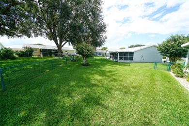 Charming, Cozy & Comfortable Home For Sale in Spruce Creek South on The Links of Spruce Creek in Florida - for sale on GolfHomes.com, golf home, golf lot