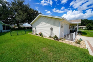 Charming, Cozy & Comfortable Home For Sale in Spruce Creek South on The Links of Spruce Creek in Florida - for sale on GolfHomes.com, golf home, golf lot