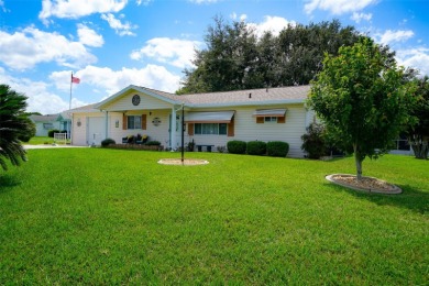 Charming, Cozy & Comfortable Home For Sale in Spruce Creek South on The Links of Spruce Creek in Florida - for sale on GolfHomes.com, golf home, golf lot