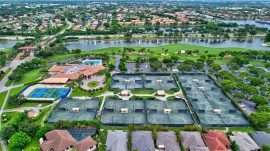 Welcome to this beautifully updated 3-bedroom, 2-bathroom condo on Boca Pointe Country Club in Florida - for sale on GolfHomes.com, golf home, golf lot