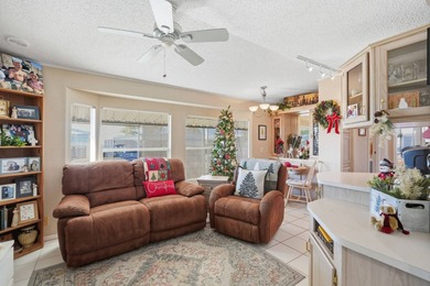 Beautifully updated 2 bedroom corner lot home. 2 full baths on Viewpoint Golf Resort in Arizona - for sale on GolfHomes.com, golf home, golf lot