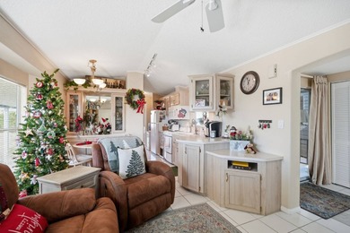 Beautifully updated 2 bedroom corner lot home. 2 full baths on Viewpoint Golf Resort in Arizona - for sale on GolfHomes.com, golf home, golf lot