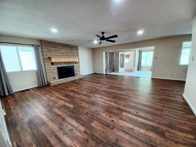 Beautifully remodeled 2-bedroom 2 bath home. Quaint 55 and older on Cedar Glade Golf Course in Arkansas - for sale on GolfHomes.com, golf home, golf lot