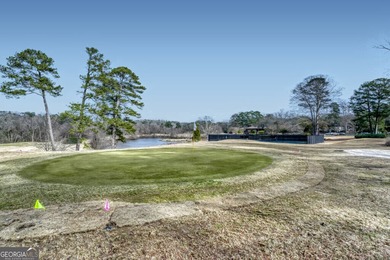 Awesome updated 2 bedroom, 2 bath condo in beautiful Cross Creek on Cross Creek Golf Course in Georgia - for sale on GolfHomes.com, golf home, golf lot