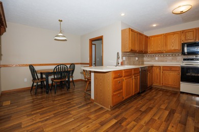 Don't miss this rare opportunity to move into a one-owner, 3 on Ironwood Golf Course in Illinois - for sale on GolfHomes.com, golf home, golf lot