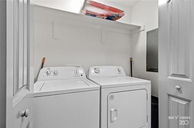 Lake View, Move-in ready and fully renovated! This charming 2 on Bella Vista Country Club - Berksdale in Arkansas - for sale on GolfHomes.com, golf home, golf lot