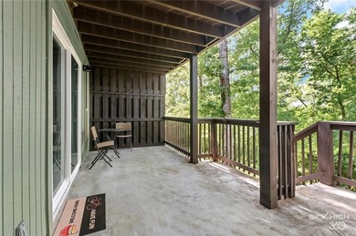 Lake View, Move-in ready and fully renovated! This charming 2 on Bella Vista Country Club - Berksdale in Arkansas - for sale on GolfHomes.com, golf home, golf lot